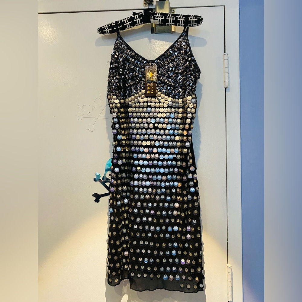 Sequins party dress, size 8 🖤